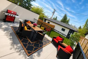 Spacious 3BR Family Home AC Garage | Pet Friendly - Image 3