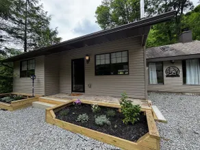 Cozy Streamside Cottage, Pavilion, Hot Tub Firepit - Image 3