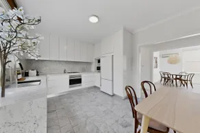 Harbour Side Retreat - Image 4