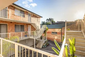 Stylish 1-Bed, Flat Walk to North Manly - Image 3