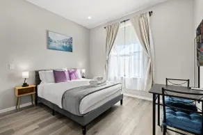 Ontario Urban Mini Suite 3 Bedrooms - Image 5