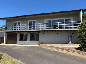 Central 3-Bedroom Home Overlooking Wagonga Inlet - Image 5