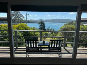 Central 3-Bedroom Home Overlooking Wagonga Inlet - Image 3