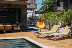 Stylish Beachfront Villa with Pool Gym Sauna SeaView - Image 5