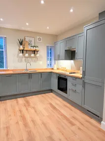 Bright and spacious 2 bedroom flat - Image 3