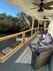 Cute little updated waterfront house - Image 3