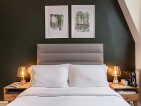 In a | Medium Room - Image 3