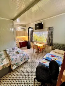 The Bee House – Panoramic Retreat - Image 3