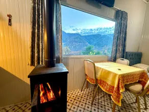The Bee House – Panoramic Retreat - Image 5