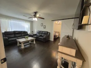 PineView@ Baytown, E. Houston Getaway! - Image 4