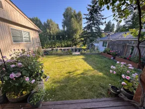 Cute Cottage House in Convenient Location - Image 2