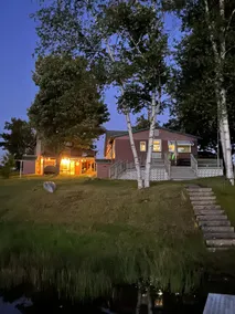Comet's Cove LakeFront Water Retreat - Image 4