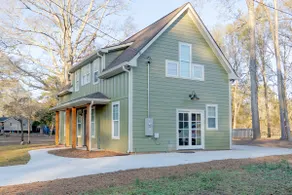 Cozy New 3BR Home in Quiet Carrollton Neighborhood - Image 4