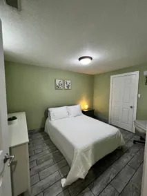 Private 1-BDRM, +living space separate Entrance - Image 5