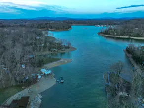 2BR 2BA Lakefront Gem – Decks, Docks & Sunsets - Image 3