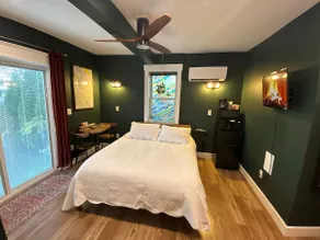 Good vibes and bubbly tides: A dreamy, cozy escape - Image 2