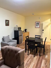 Downtown 2 room King Suite 2nd Floor - Image 4