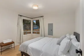 Centrally Located Bungalow | Green Lake & Parking - Image 3