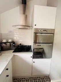 Private Studio, Own Entrance, Kitchen & Bathroom, Fast WiFi - Image 5