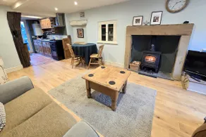 Bobbin Cottage, Ashford in the Water - Image 3