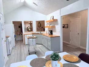 House on the hill - Image 3