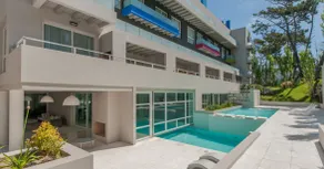 Swimming pool deck meters from downtown and the sea 5pax - Image 2