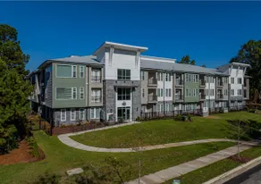 Landing | Modern 2BD, Clubhouse, Yoga Studio - Image 4