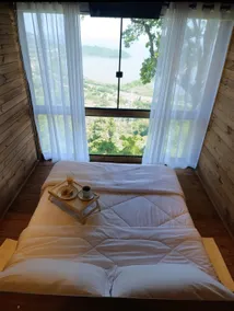 Cabin with a view + colonial-style coffee right at the doorstep - Image 2