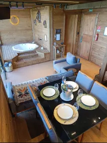 Cabin with a view + colonial-style coffee right at the doorstep - Image 5