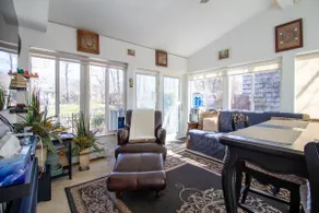 Peaceful 3BR Garden Cottage - Long Island Escape - Image 4