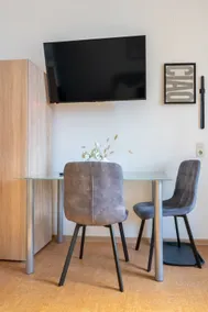 Quiet Studio - 2 Single Beds - Central - Netflix - Image 2