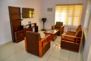 Spacious Fully Furnished 3BHK Home: Prime Location - Image 4