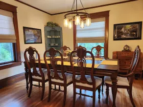 Bluebell Manor. Downtown home with theater room - Image 5