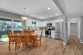 Modern 3BR House w/ Fast WiFi & Large Back Yard! - Image 5