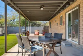 Modern 3BR House w/ Fast WiFi & Large Back Yard! - Image 2