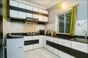 Prime South Kolkata 3BHK | Balcony, Kitchen, Wi-Fi - Image 4