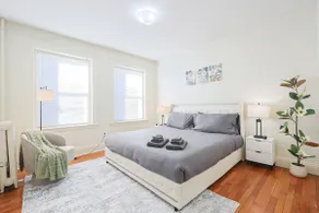 1400sqft:1 min>T&Washington Sq/Sleeps8/4Bed2Bath - Image 2