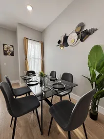 LUXE Penthouse | Parking | Mins to NY & MetLife! - Image 5