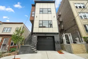 LUXE Penthouse | Parking | Mins to NY & MetLife! - Image 2