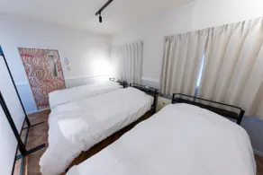 Spacious for families | Free parking, with terrace | About 1 hour by car to Disney | Maximum 6 people - Image 2