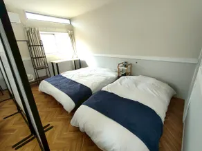 Spacious for families | Free parking, with terrace | About 1 hour by car to Disney | Maximum 6 people - Image 3