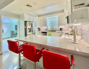 Modern 4BR Home + Near DTLA and Parks - Image 2