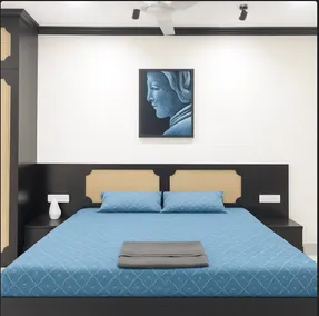 Retro Vibe-2 |AC 2BHK|Lake Rd |Balcony|Kitchenette - Image 3