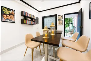 Retro Vibe-2 |AC 2BHK|Lake Rd |Balcony|Kitchenette - Image 4