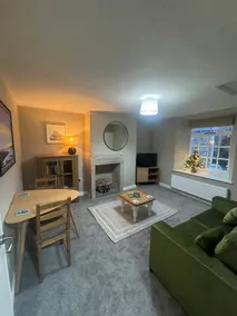 1 Gilmore Close - Image 2