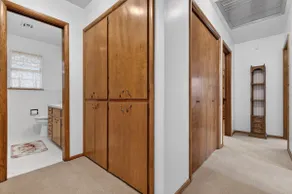 Cozy home centrally located. - Image 5