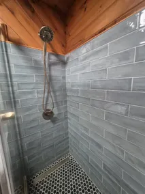 Lakeside Lodge Escape with Private Pool - Image 5