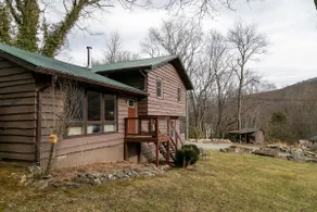Ski, Hike, and Relax by the creek - Image 5