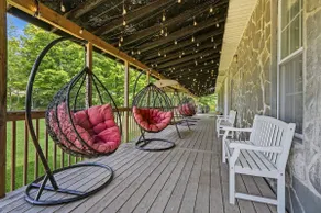 Peaceful Lakeside Studio | Fast WiFi & Great WFH - Image 5