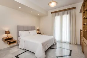 Soul of Sun 90m2 Central Apt 2Bath + Parking 900m - Image 4